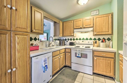 North Port Casa | North Port Escape w/ Pool ~ 12 Mi to Beach!