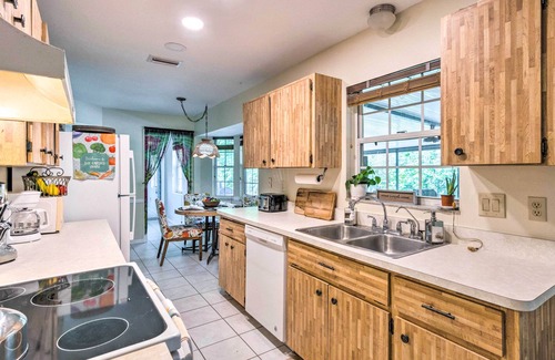 Warm Mineral Springs Casa | North Port Garden Home: Florida Room, Lanai!