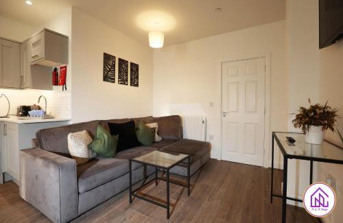 Cathays Apartamento | North Road Apartments - Perfectly Placed, Close to Town & Castle with Private Parking