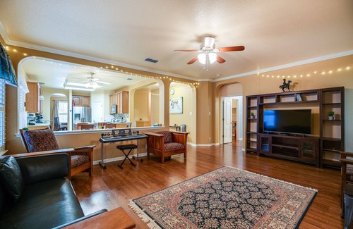Stone Oak Casa | North San Antonio Vacation Rental w/ Yard & Deck!