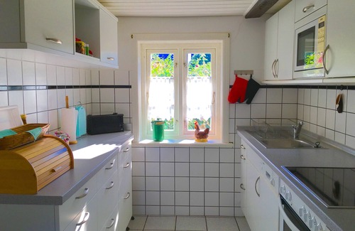 Midlum Casa | Mar del Norte: vacaciones de ensueño en la casa frisona con techo de paja, ya sea soltero, pareja o familia