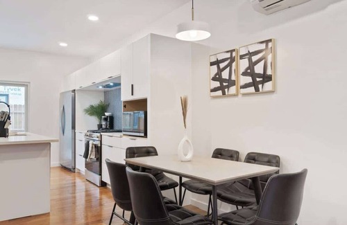 Central Northside Casa | North Shore 3 Bed 2 and a Half Bath - House Private Yard Duplex