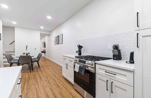 Central Northside Casa | North Shore 3 Bedroom Home w/Back Yard