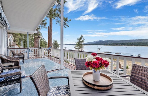 Fawnskin Chalet De Esquí | North Shore Chalet by Big Bear Vacations Lakeside Fawnskin Estate Boat Dock Lake Access