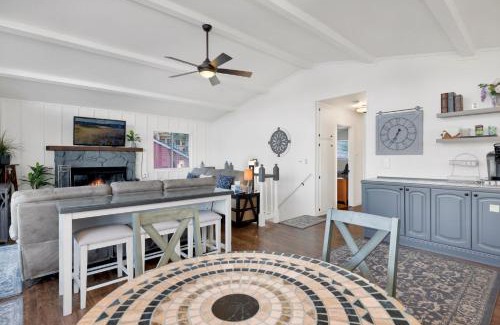 Fawnskin Chalet De Esquí | North Shore Chalet by Big Bear Vacations Lakeside Fawnskin Estate Boat Dock Lake Access