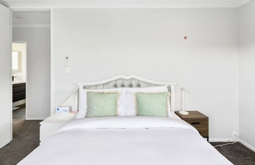 Torbay Apartamento | Perfect 3BR in the Bays w Views | WiFi | Netflix