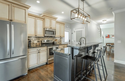 Northside Casa | North Shore home available for long term stays! - 30 night minimum | 3 Bed, 2 Bath
