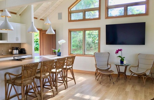 Pauwela Casa | North Shore Ocean View Cottage
