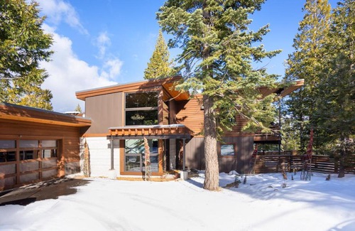 Tahoma Casa | North Shore - West Shore Hideway