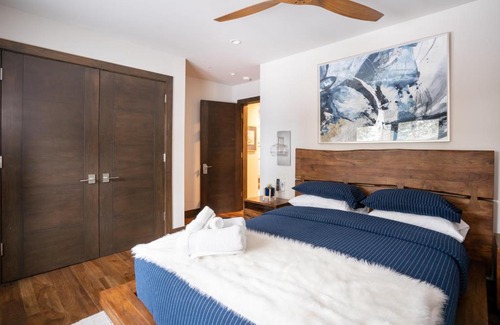 Tahoma Casa | North Shore - West Shore Hideway