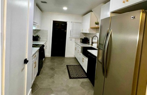 Shearer Hills - Ridgeview Casa | North Star Nook / Modern Central SA Home just 7 minutes to the Airport!