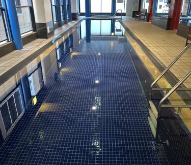 Adelaide Central Business District Hotel | North Terrace Horizons free parking