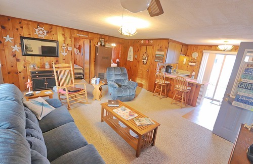 Prudenville Cabina | North View Cabins #1 - Comfortable 2Bed/1Ba Cabin with Private Deck on the Lake!