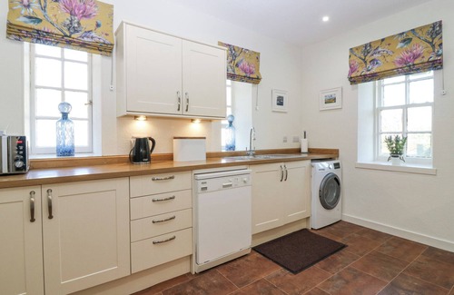 Ellon Cabaña | NORTH WING - PITMEDDEN GARDENS, family friendly in Pitmedden