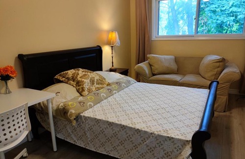 Unionville Casa | North York Room Close to HWY 401 and DVP