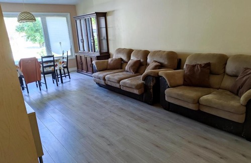 Unionville Casa | North York Room Close to HWY 401 and DVP