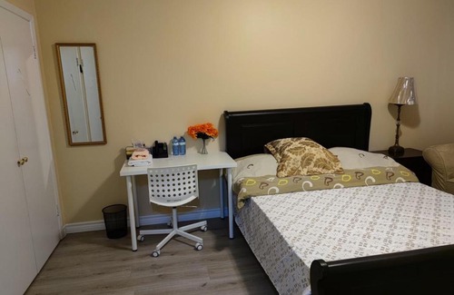 Unionville Casa | North York Room Close to HWY 401 and DVP