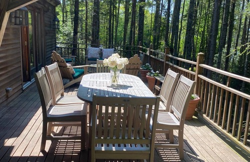 Northeast Harbor Casa | Northeast Harbor home wth beautiful interior and walking distance to town/harbor