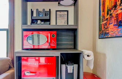 West End Casa | Northend Charmer! Your own Private space and bathroom in Tacoma’s beautiful NE.