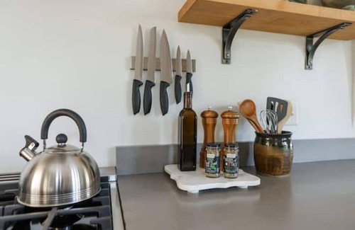 Elberta Casa | Northern Arches - 4 season home 5 min to beach & Frankfort