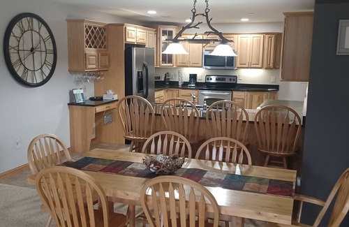 Arkdale Condominio | Northern Bay 4 Bdrm 3 Ba 2 Floor Condo On The Lake