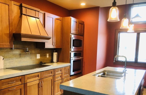 Lake Shore Estates Casa | Northern Bay golf course house rental-2 mins to Castle Rock Lake