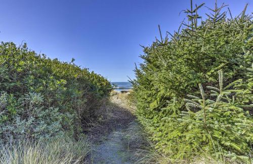 Smith River Casa | Northern California Home, Steps to Pelican Beach!
