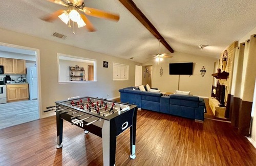 North San Antonio - SAT Cabaña | Northern Hills 3BR Accessible Home Insurance & Relocation Housing Wi-Fi W/D
