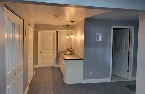 Cheboygan Casa | Northern MI Lakefront Retreat – Year-Round Oasis for 12 Guests