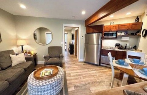 Mancelona Condominio | Northern Michigan charm. Close to lakes, boat parking, On the golf course