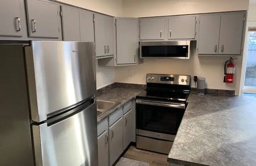 Airport Heights Community Council Apartamento | Northern Nights your Modern Home Away From Home