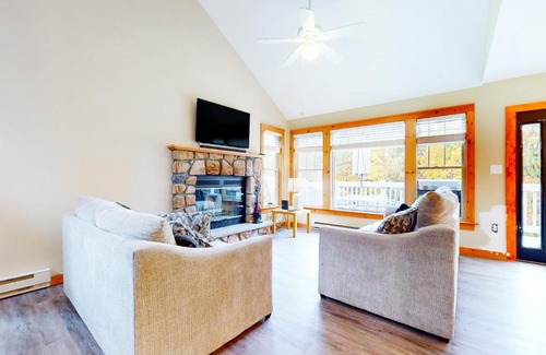 Tannersville Casa | Northridge 347