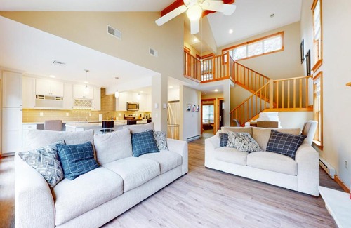Tannersville Casa | Northridge 347