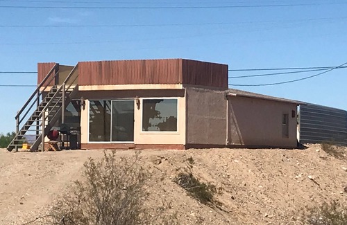 Yuma Casa | Escapada a orillas del lago Martinez North Shore, rampa / muelle privado, gancho opcional para RV