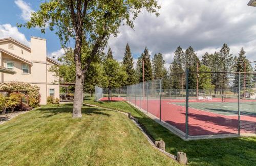 Bass Lake Casa | Northshore Lakeview Getaway
