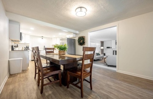 Noblesville Casa | Northside Charm - Families - Backyard