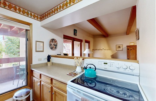 Santa Fe Condominio | Northside Hideaway with Mountain Views & Air-Conditioning | Minutes to Plaza