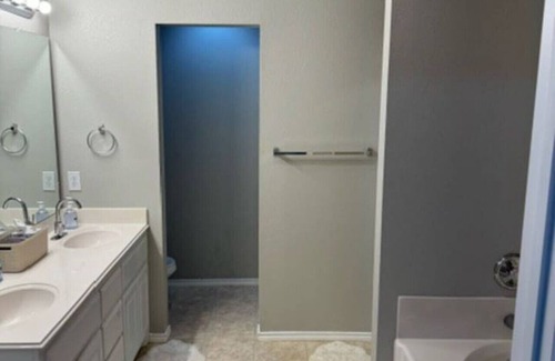 North by Northwest Casa | Northside Nest 3/2 Close to Tech