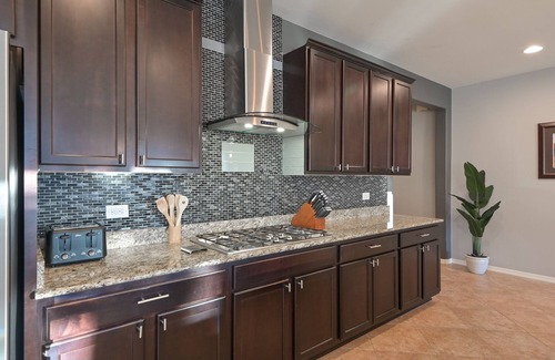 Oracle Casa | NorthWest Gem Snowbird-Friendly w/Pool Heat opt.