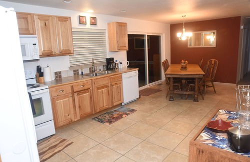 Cle Elum Casa | ¡Northwest Pines Lodge cerca del lago Cle Elum! ¡Ideal para familias numerosas!