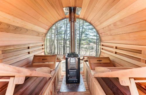 Minocqua Casa | Northwood Tours Escape Hot Tub and Lake Access!
