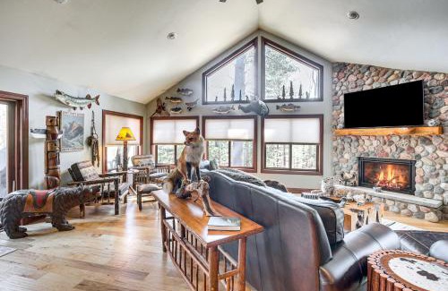 Minocqua Casa | Northwood Tours Escape Hot Tub and Lake Access!