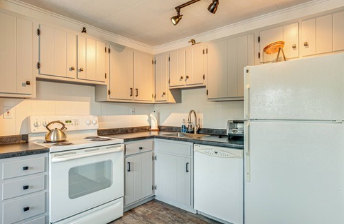 Minocqua Casa | 'Northwood Tours Escape' w/ Boat Dock Access!