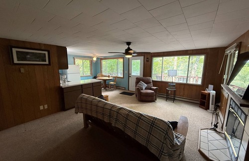Gleason Cabina | Northwoods Cabin Escape – Scenic Harrison Hills Views & Lakeside Firepit
