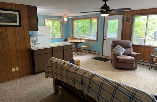 Gleason Cabina | Northwoods Cabin Escape – Scenic Harrison Hills Views & Lakeside Firepit