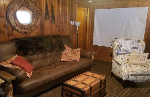 Northwoods Beach Casa | Northwoods Cabin w/Bunkhouse, Garages & located in Lake Country!