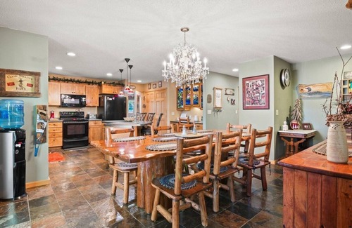 Hayward Casa | Northwoods Hayward Haven. Private 3 bedroom 3 bath, sleeps 8 very comfortably.
