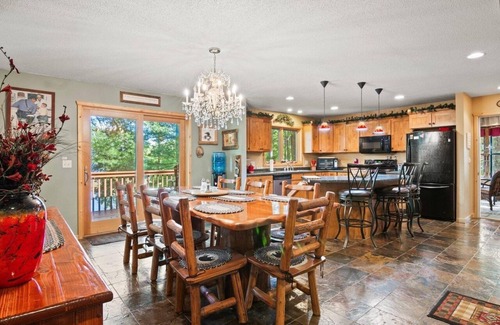 Hayward Casa | Northwoods Hayward Haven. Private 3 bedroom 3 bath, sleeps 8 very comfortably.