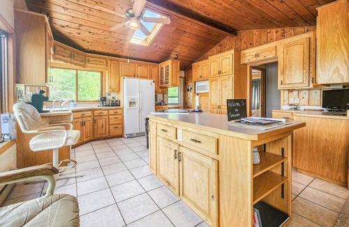 Remer Casa | Northwoods Home great for family gatherings. Beautiful screened in porch.