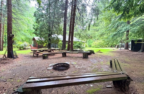 Sigel Cabaña | Northwoods Ln Cottage in Clear Creek